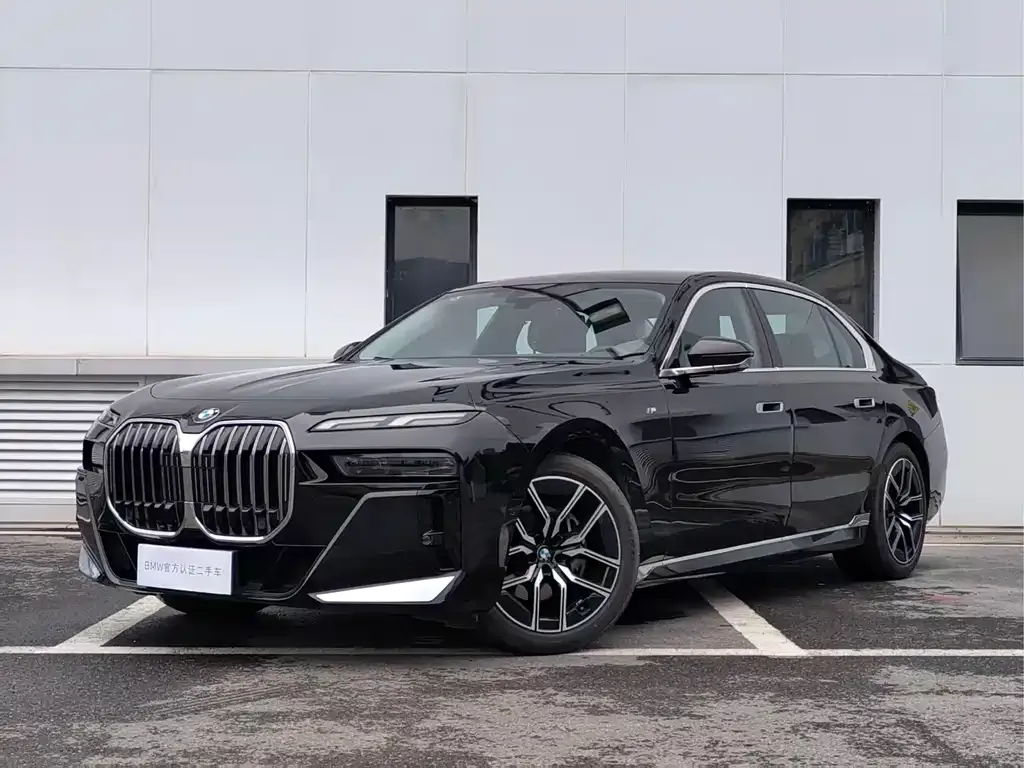 BMW 7 Series — фото 1