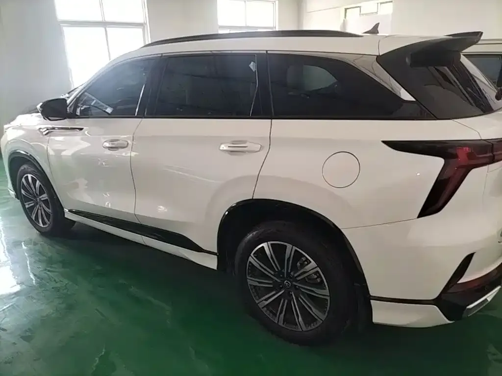 Changan CS75 PLUS — фото 8