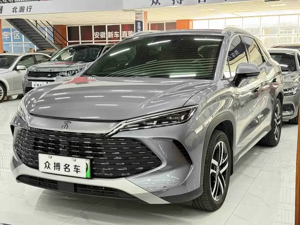 BYD L DM-i — фото 1