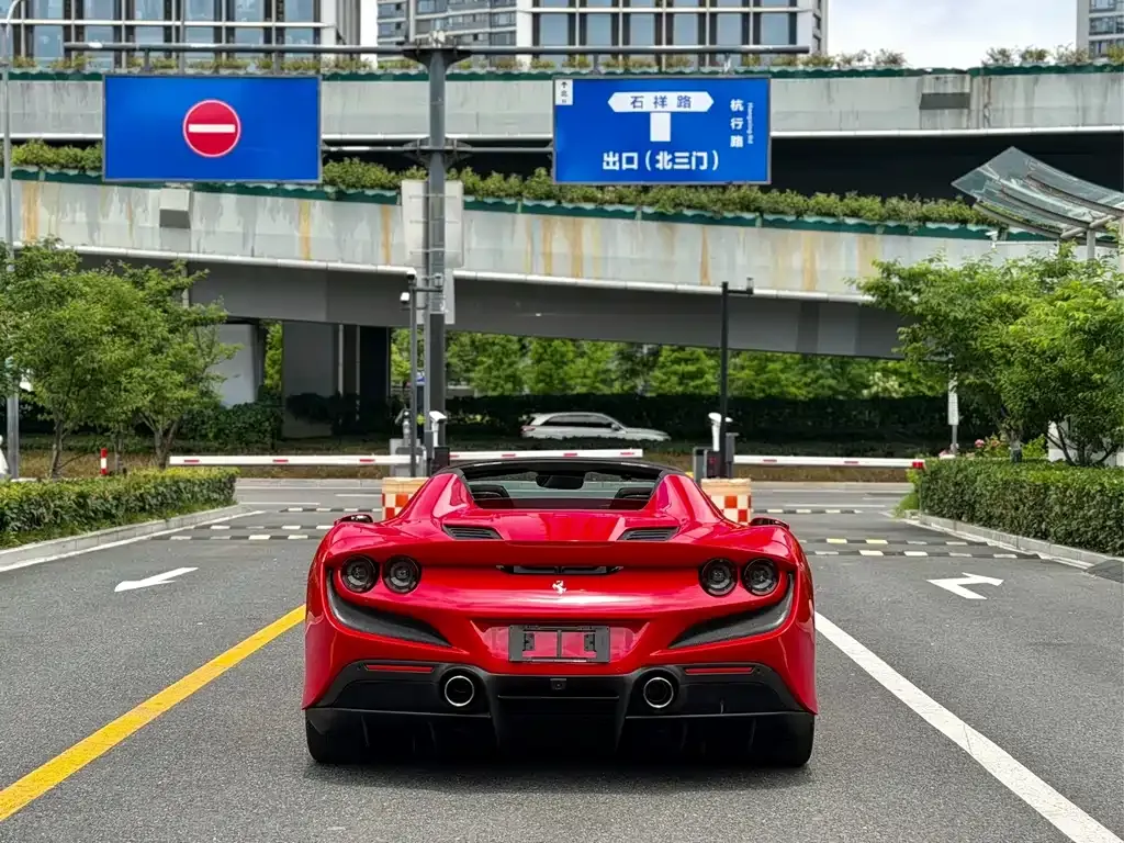 Ferrari F8 — фото 8