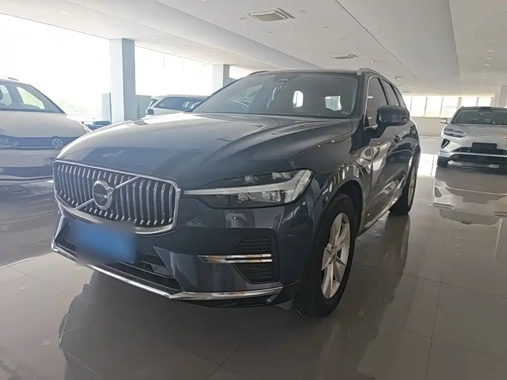 Volvo XC60 — фото 1