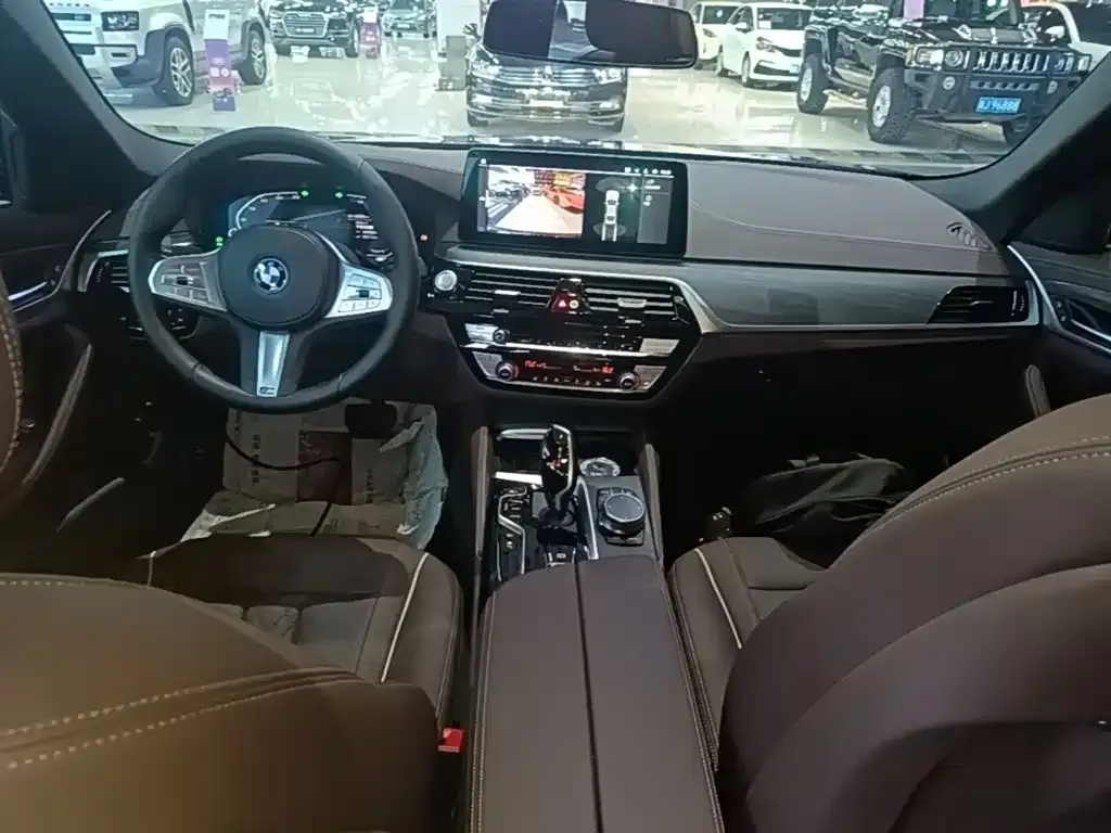 BMW 5 Series New Energy — фото 4