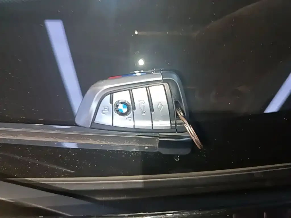 BMW 5 Series New Energy — фото 3