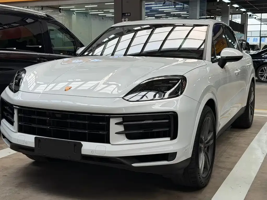 Porsche Cayenne — фото 1