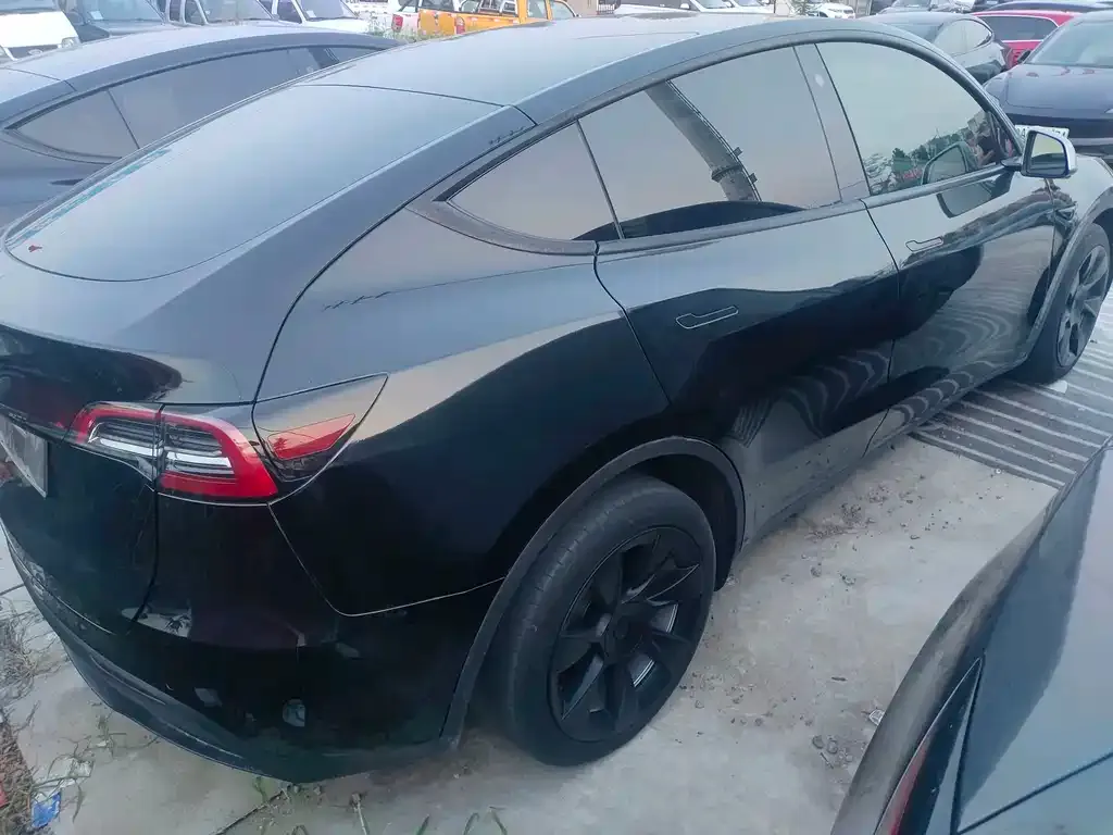 Tesla Model Y — фото 7