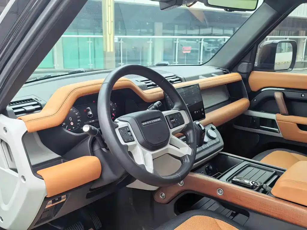 Land Rover Defender — фото 10