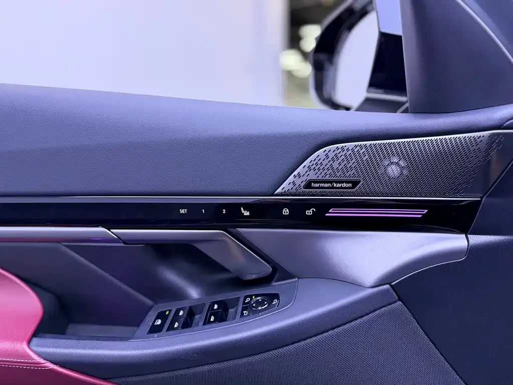 BMW 5 Series — фото 10