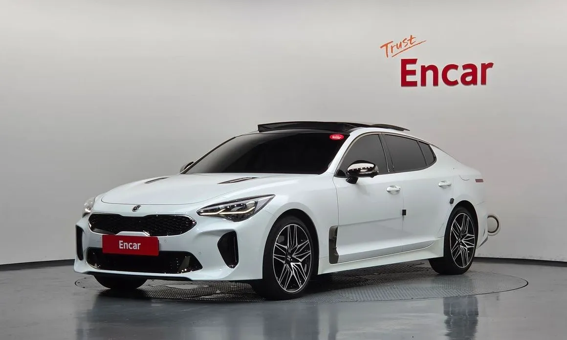 Kia Stinger — фото 1