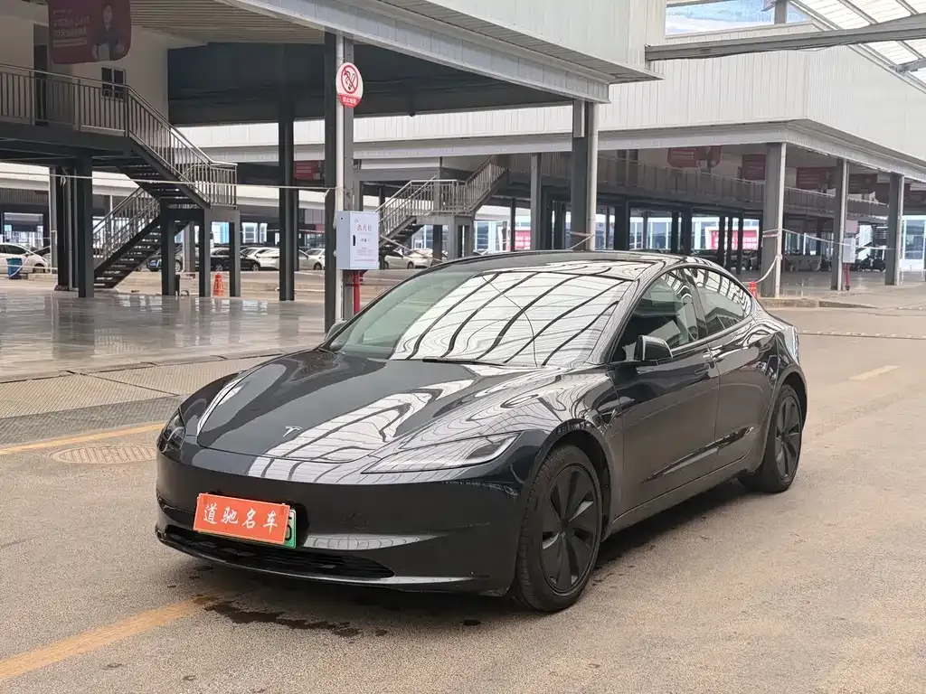 Tesla Model 3 — фото 1
