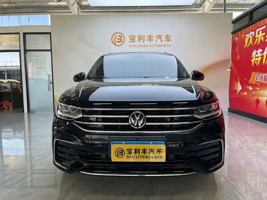 Volkswagen Tiguan L — фото 4