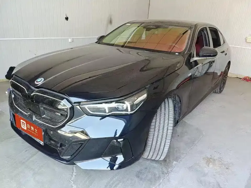 BMW 5 Series — фото 1