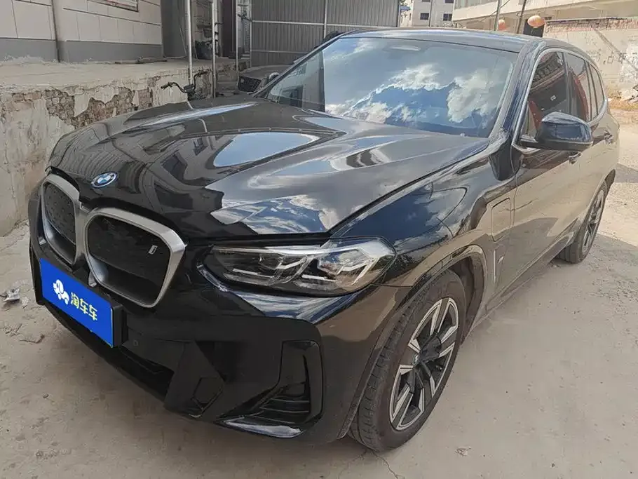 BMW iX3 — фото 1