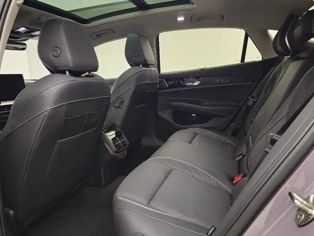 Volkswagen Passat — фото 5