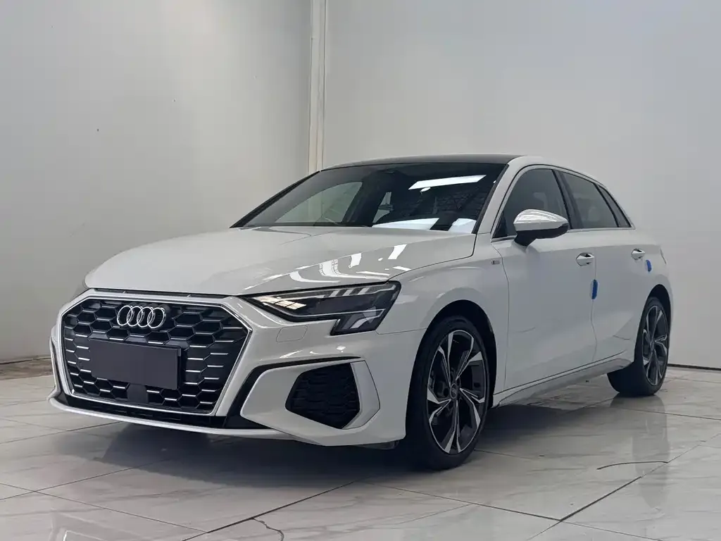 Audi A3 — фото 1