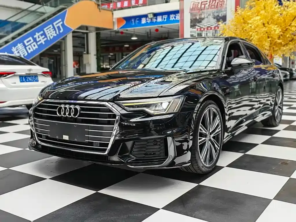 Audi A6L — фото 1