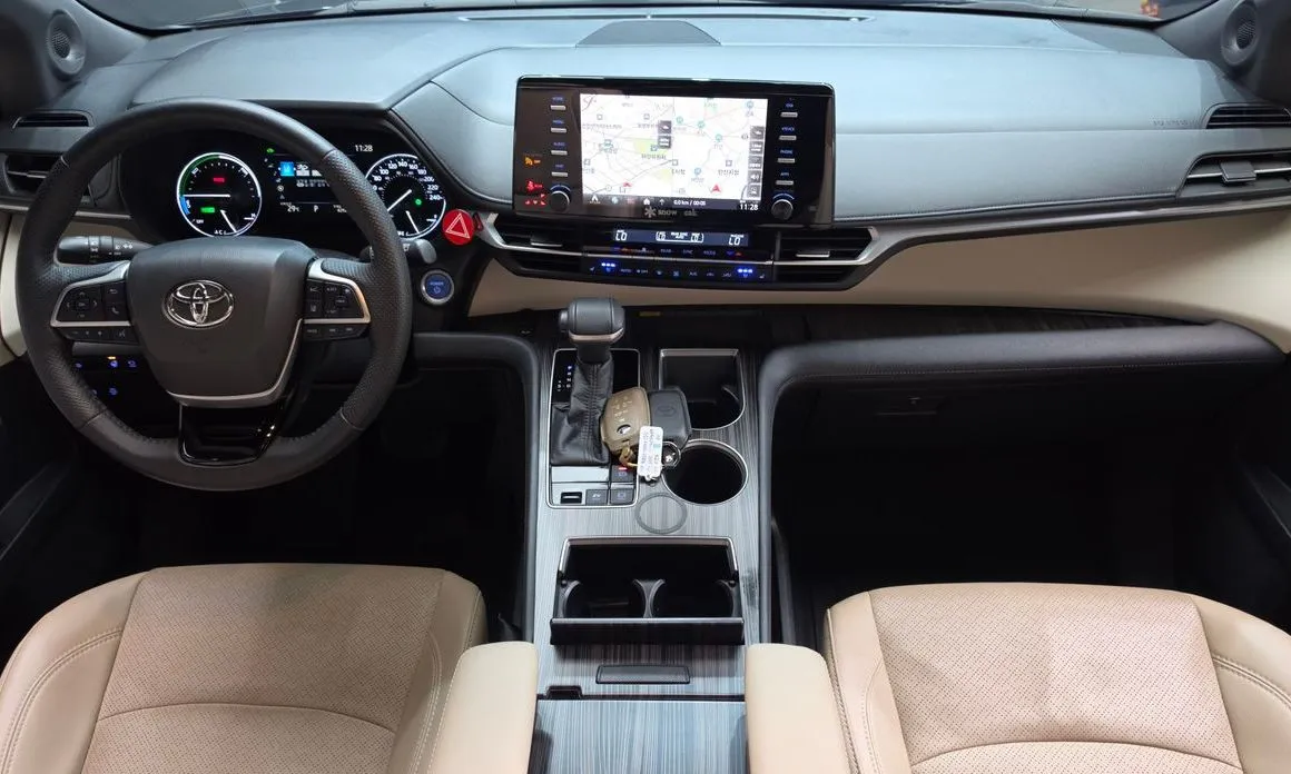 Toyota Sienna — фото 10