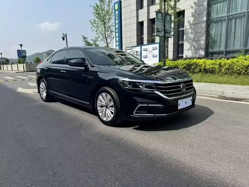 Volkswagen Passat — фото 9
