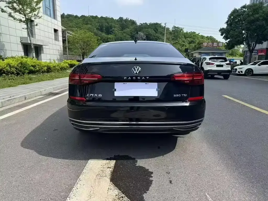 Volkswagen Passat — фото 7