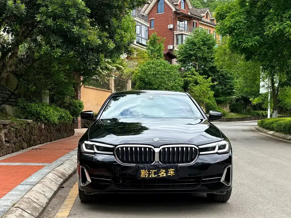 BMW 5 Series — фото 1