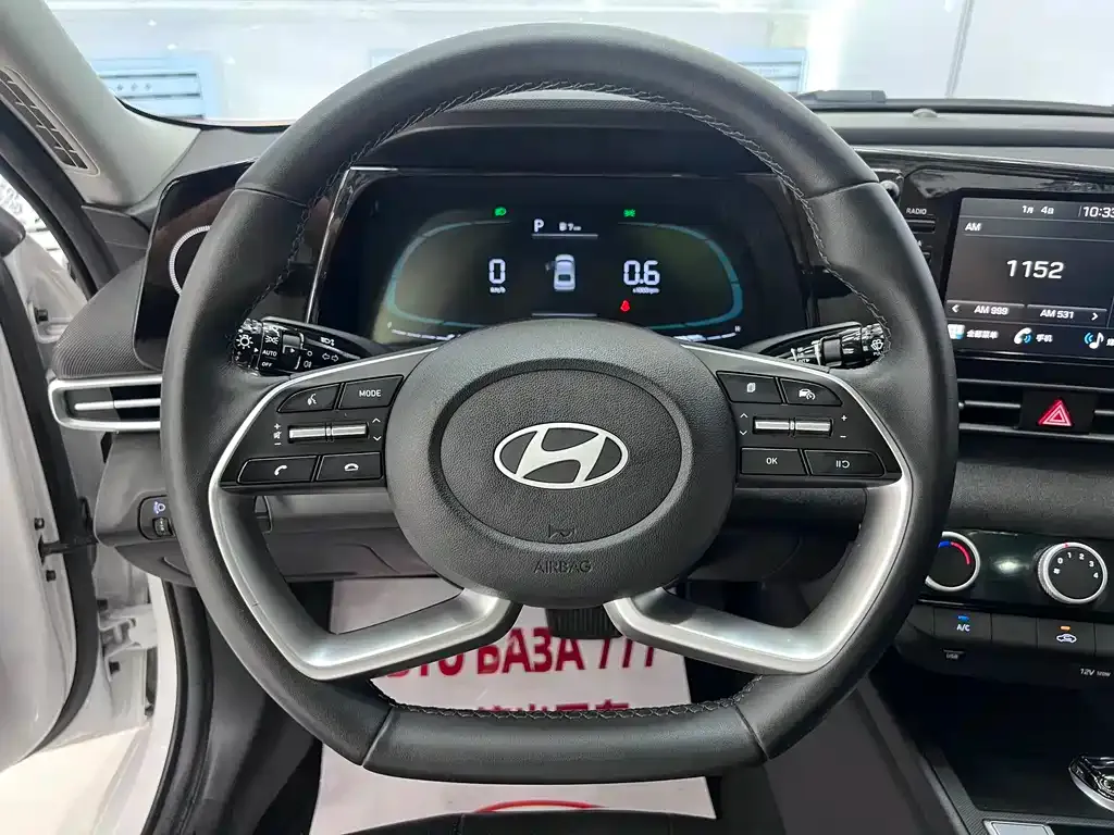 Hyundai Elantra — фото 6
