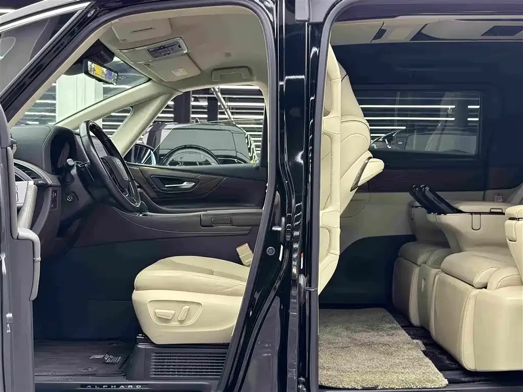 Toyota Alphard — фото 6