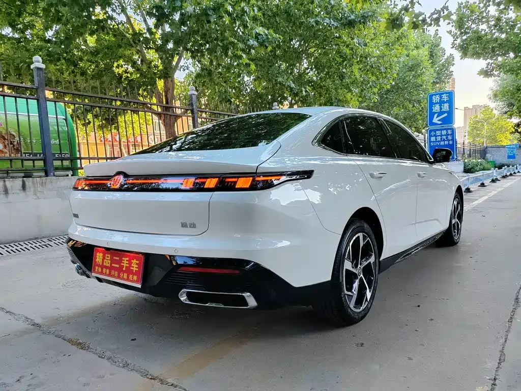 Changan Eado — фото 4