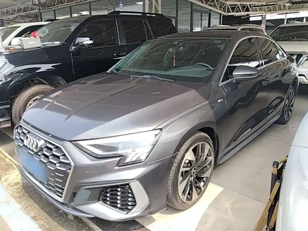 Audi A3 — фото 1