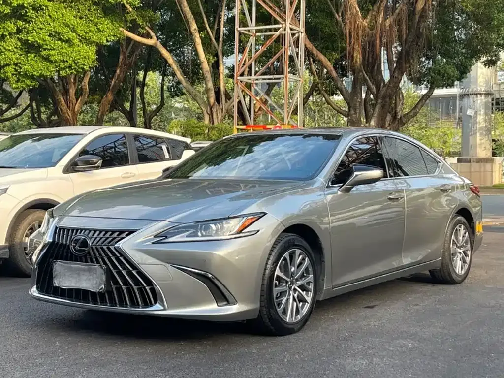 Lexus ES — фото 10