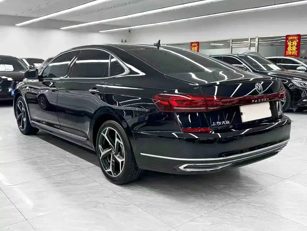 Volkswagen Passat — фото 10