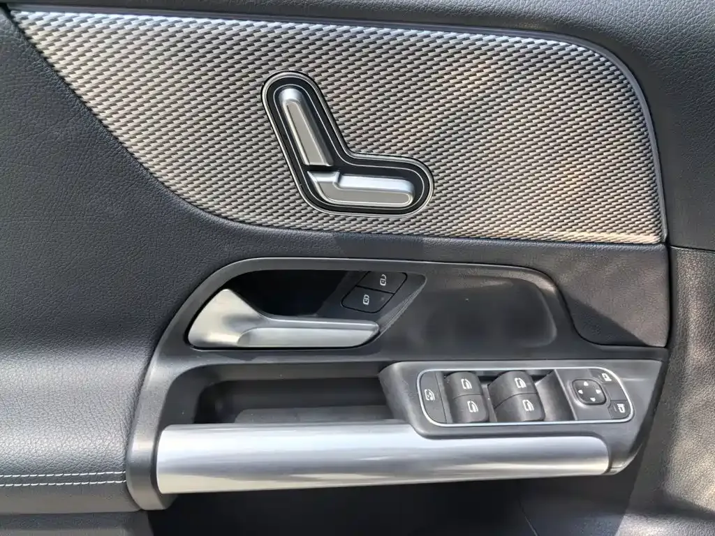 Mercedes-Benz GLA — фото 4