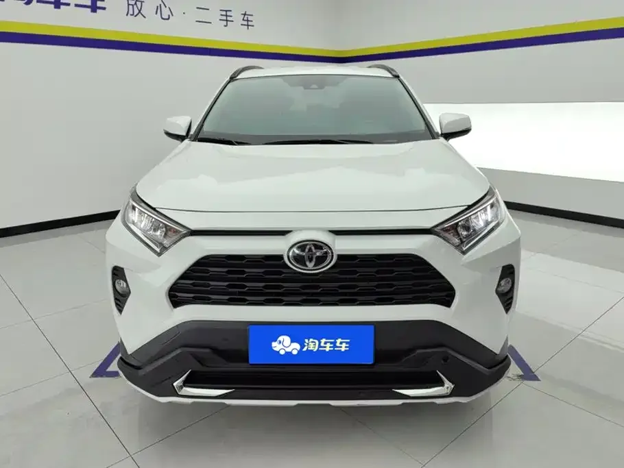 Toyota RAV4 — фото 4