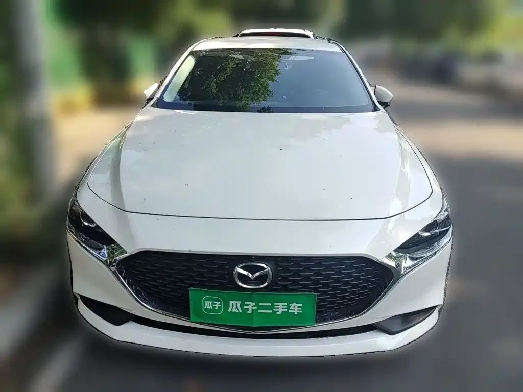 Mazda 3 Axela — фото 1