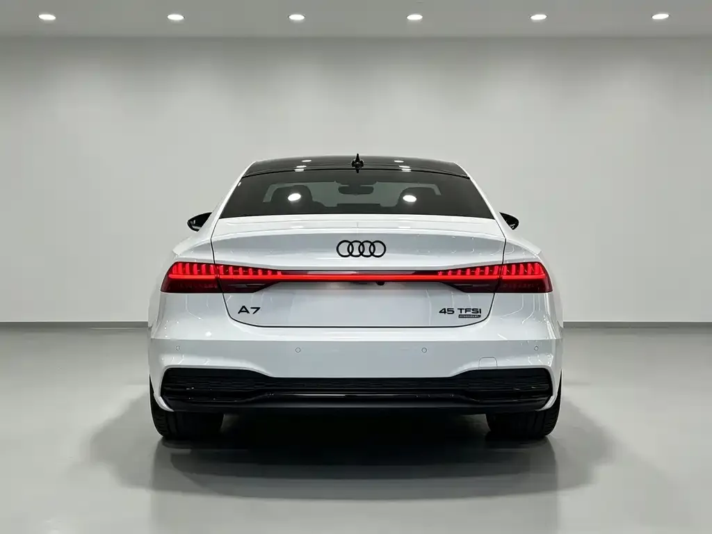 Audi A7L — фото 7