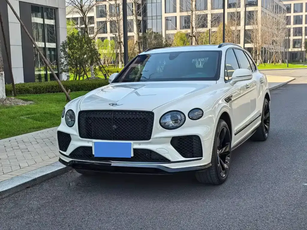 Bentley Bentayga — фото 1