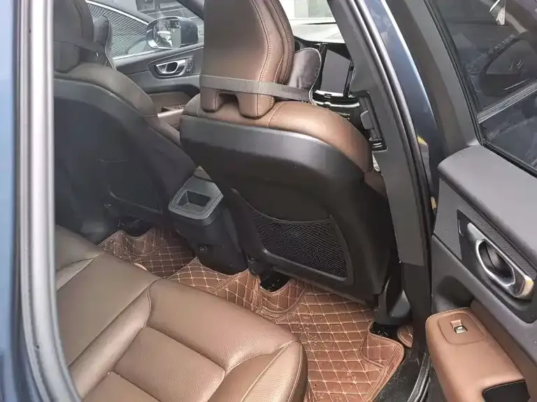 Volvo XC60 — фото 2