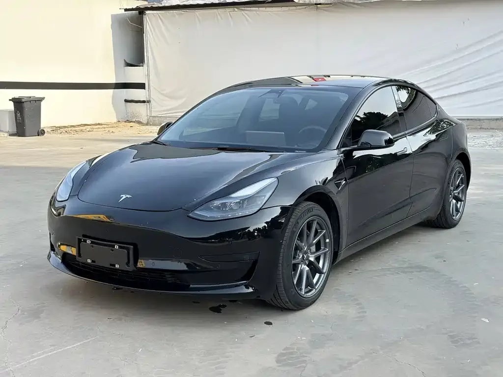 Tesla Model 3 — фото 3