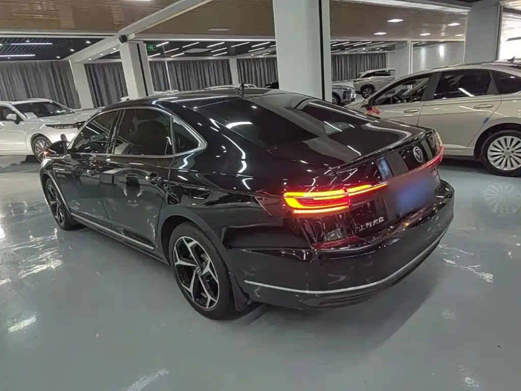 Volkswagen Passat — фото 5