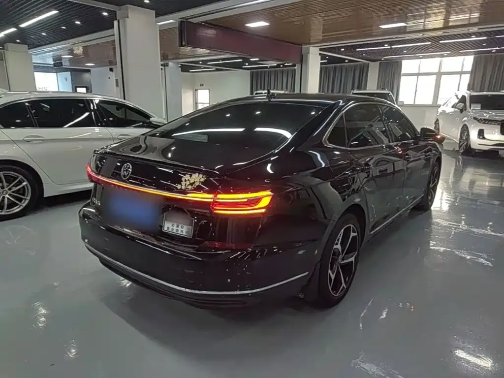 Volkswagen Passat — фото 9