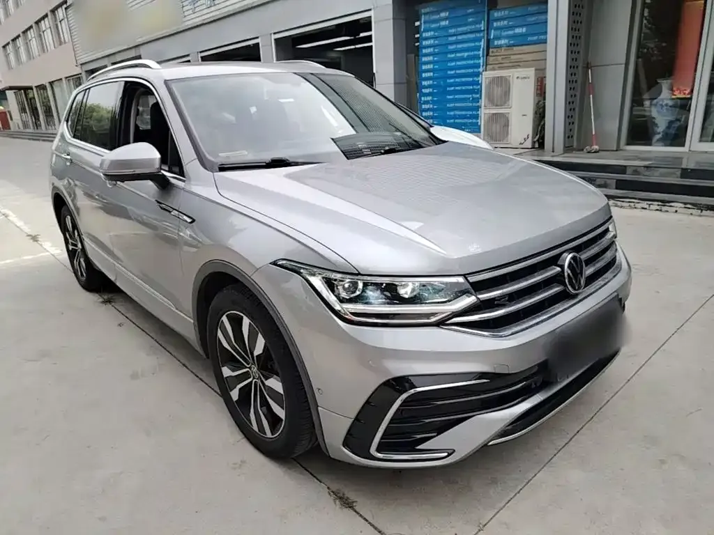 Volkswagen Tiguan L — фото 4