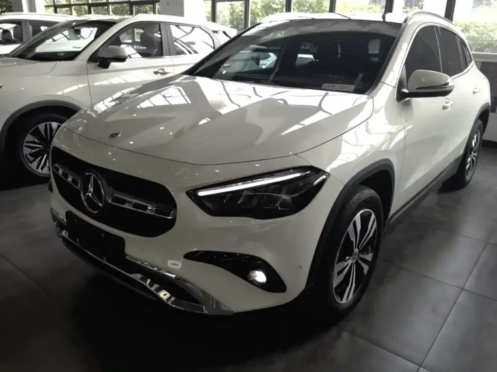 Mercedes-Benz GLA — фото 1
