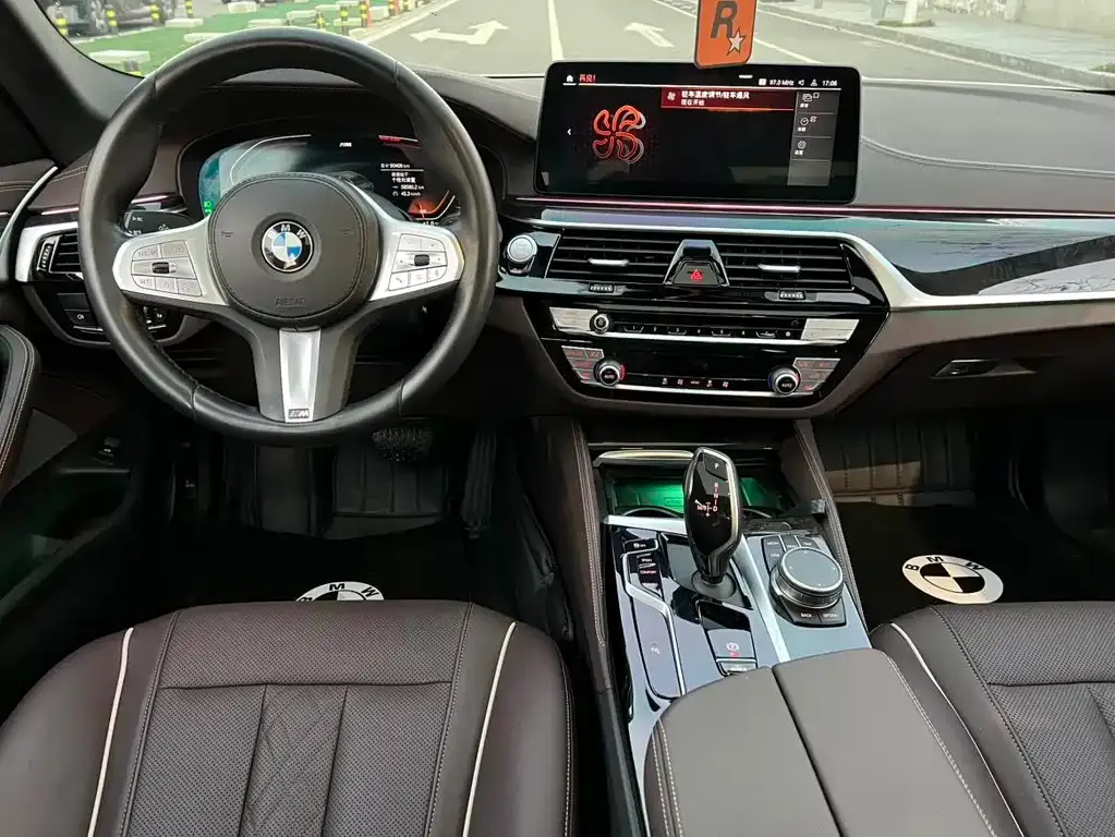 BMW 5 Series — фото 5