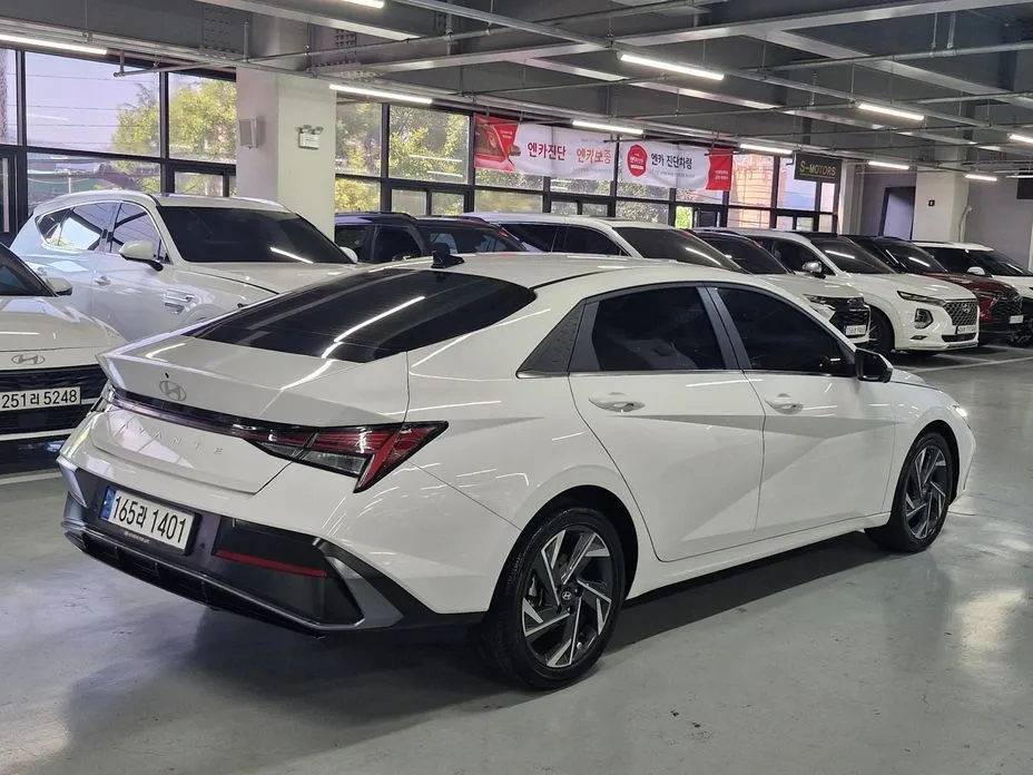 Hyundai AVANTE — фото 3