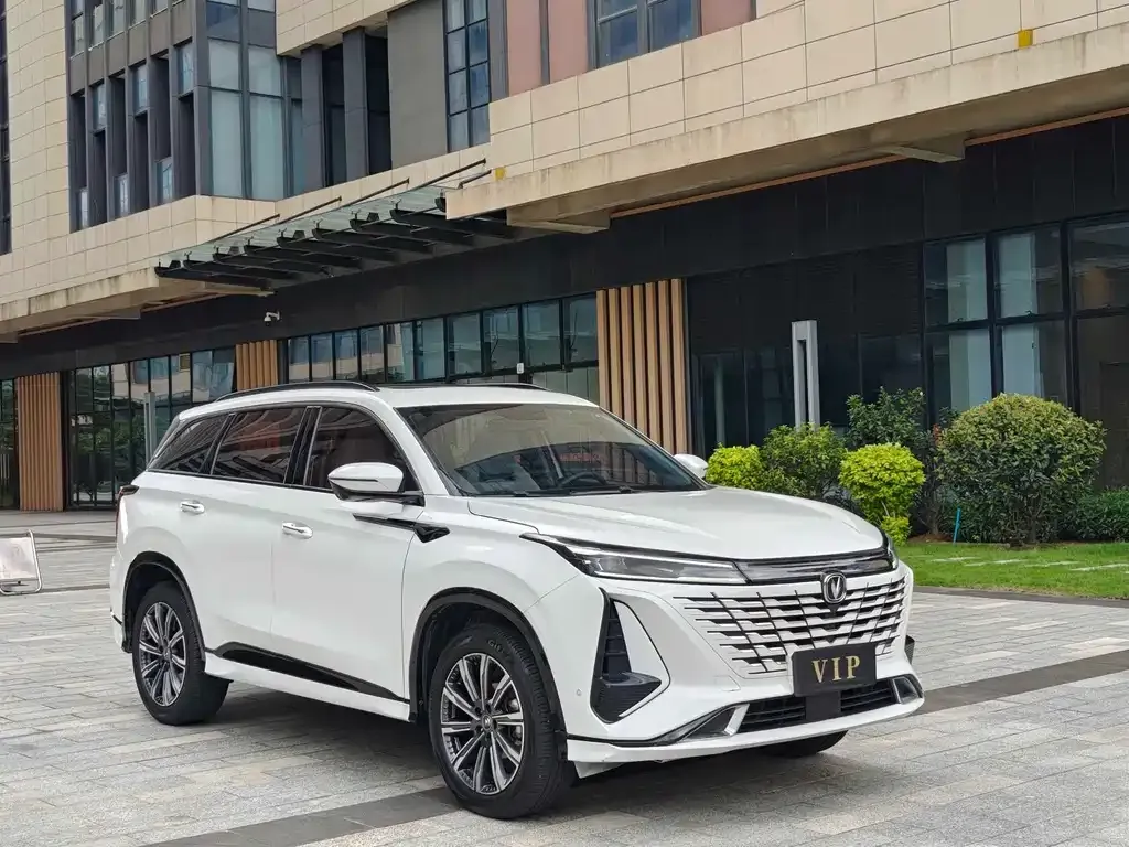 Changan CS75PLUS — фото 1