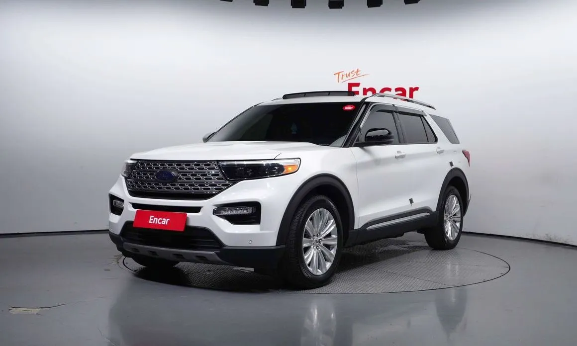 Ford Explorer — фото 1