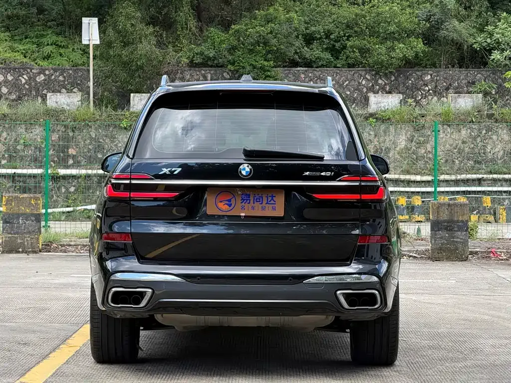 BMW X7 — фото 9