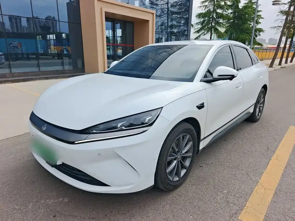 BYD Qin L — фото 1