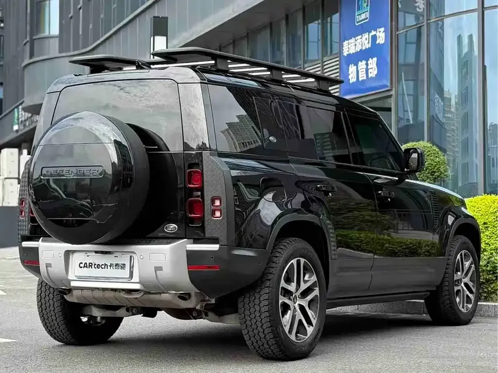 Land Rover Defender — фото 10