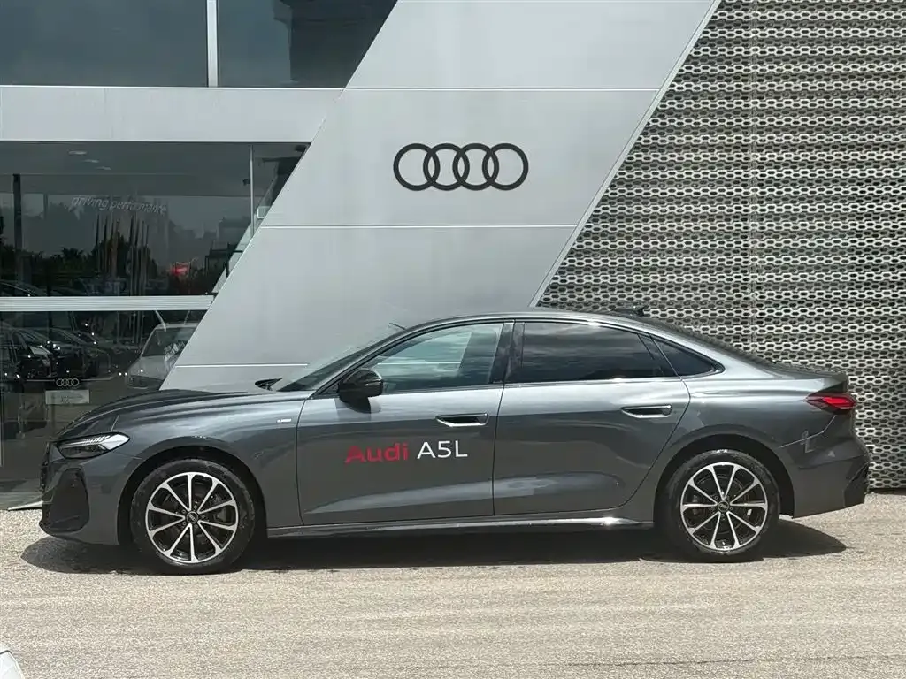 Audi A5L — фото 9