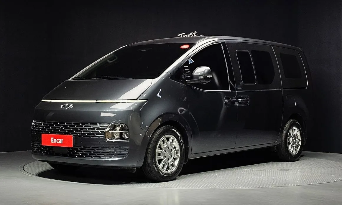 Hyundai Staria — фото 1