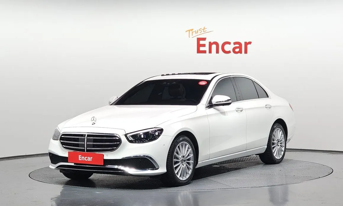 Mercedes-Benz E-Class — фото 1